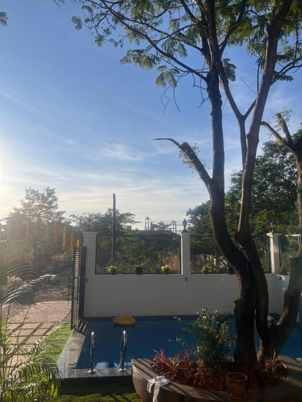 Mannat Villa With Swimming Pool And Garden 罗纳瓦拉 外观 照片